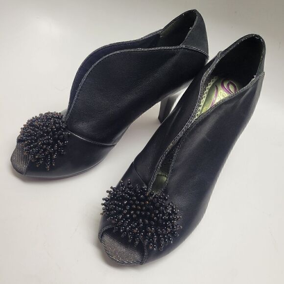 PoeticāLicenseāBeadedĀ SlitāFrontāHeels - Picture 2 of 11